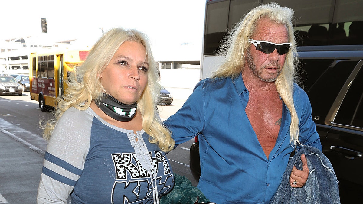LOS ANGELES, CA - SEPTEMBER 28: Dog the Bounty Hunter and Beth Chapman are seen at LAX on September 28, 2017 in Los Angeles, California.  (Photo by starzfly/Bauer-Griffin/GC Images)