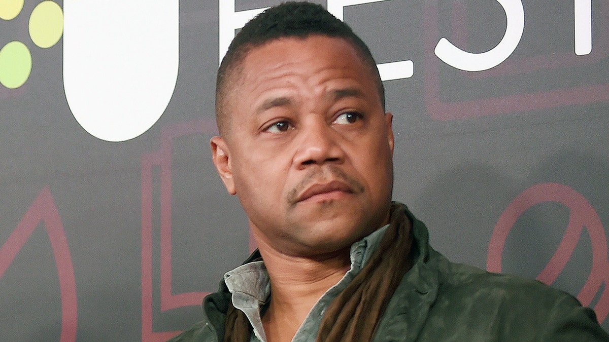 LOS ANGELES, CA - OCTOBER 30: Actors Kathy Bates (L) and Cuba Gooding Jr. speak onstage during the 