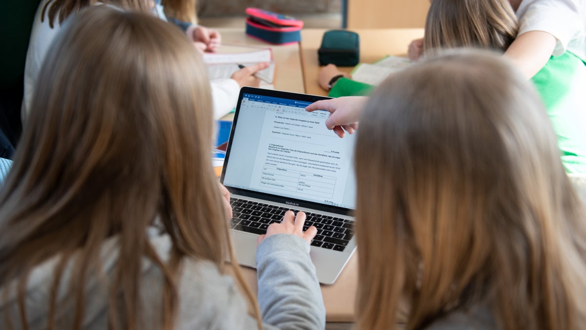 There are ways to protect your children from harm online. (Getty Images)