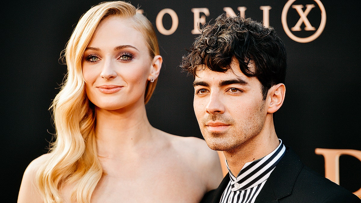 Joe Jonas, Sophie Turner smiling