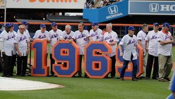 Mets flub 'Miracle Mets' celebration, declaring 2 players dead when they're still alive
