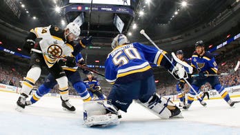 St. Louis Blues prospect robbed at gunpoint near Gateway Arch