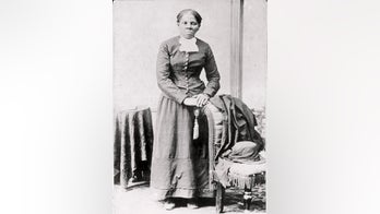 Schumer asks for probe into delay of Harriet Tubman $20 bill