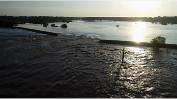 The Latest: O'Rourke tours Oklahoma flood damage