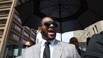 R. Kelly asks judge to release him from ‘unconstitutional’ solitary confinement while awaiting trial: report