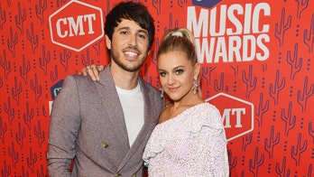 Kelsea Ballerini stuns at CMT Music Awards in off-the-shoulder dress