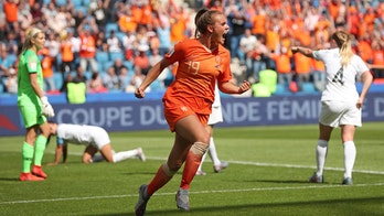 Women's World Cup: Netherlands' Jill Roord scores late goal to break New Zealand's hearts