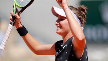 Teen Vondrousova into French quarters without losing a set