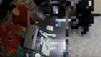 Subway restaurant thief made off with cookie after demanding money from register: ‘Cookie or the money’