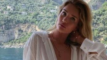Rosie Huntington-Whiteley goes braless for Italian vacation photo