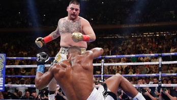 Andy Ruiz Jr. upsets Anthony Joshua in 7th round to win heavyweight titles