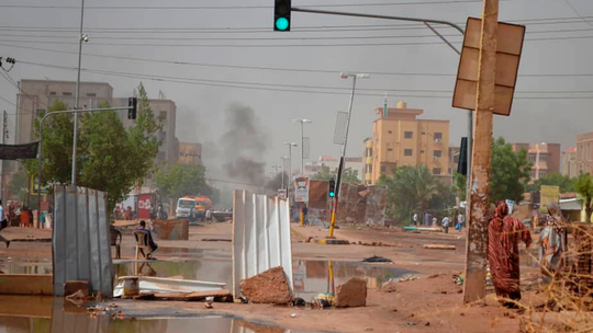 Ethiopian premier visits Sudan, trying to ease deadly crisis