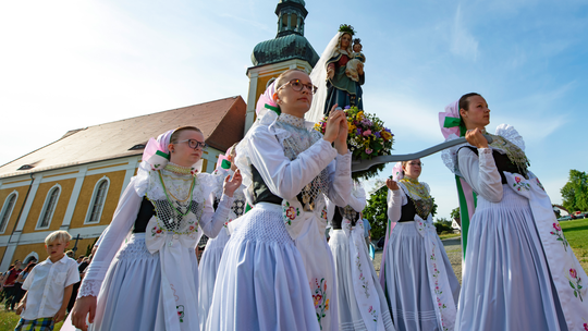 Catholics hold traditional Whit Monday ceremony in Germany