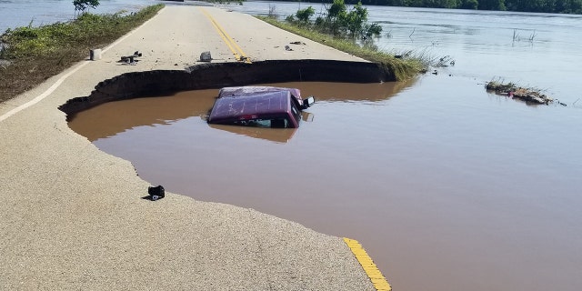 Westlake Legal Group Blackburn-Car-4 Oklahoma driver goes around roadblocks set up for flooding, ends up crashing into sinkhole Travis Fedschun fox-news/weather fox-news/us/us-regions/southwest/oklahoma fox-news/us/disasters/floods fox-news/us/disasters fox news fnc/us fnc article 9c8d98b5-2c4a-5d59-98bb-f2b249b6afc0