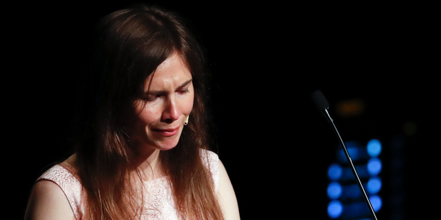 Amanda Knox sobs during speech on return to Italy, accuses media of ...