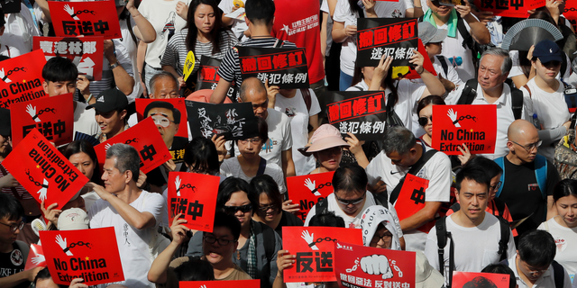 Hong Kong Protest Draws Hundreds Of Thousands Over Extradition Bill ...