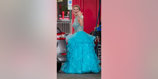 “Here she was with beautiful hair and makeup,” the good Samaritan said. “I didn’t want her getting messed up.’”