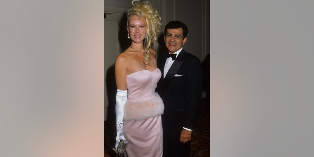 Disc jockey, TV personality and actor Casey Kasem and wife Jean Kasem attend the St. Jude Children's Hospital Benefit Gala on August 30, 1986, at the Century Plaza Hotel in Los Angeles, California.