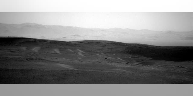 This image was snapped by Curiosity at 03:54:12 UTC. (Credit: NASA/JPL-Caltech)