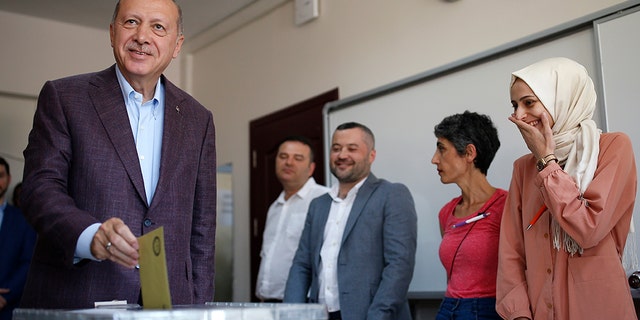 Westlake Legal Group Tayyip-Erdogan Turkey sees political tension after Erdogan's opposition wins in Istanbul Frank Miles fox-news/world/world-regions/europe fox-news/world/world-regions/asia fox news fnc/world fnc article 232e0f87-9ce8-5337-8dc9-b59f0c921116