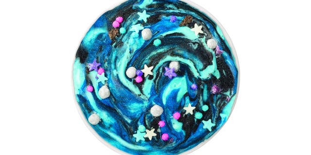 The limited-edition dessert will feature Oreo cookie pieces, sparkly cosmic swirls and a sweet cotton candy topping blended with DQ’s vanilla soft serve.