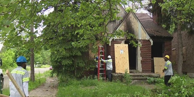 Detroit police looking for possible serial killer, rapist targeting sex workers