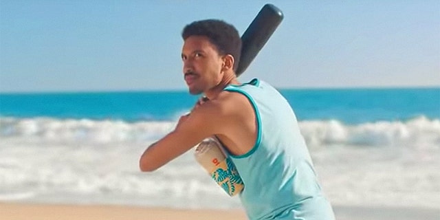Dunkin’ will be giving away fifteen real-life Latte-nk Tops through an online contest, as per the promotion’s <a data-cke-saved-href="https://news.dunkindonuts.com/blog/dunkin-signature-espresso-wear-summer-2019" href="https://news.dunkindonuts.com/blog/dunkin-signature-espresso-wear-summer-2019">official rules</a>.