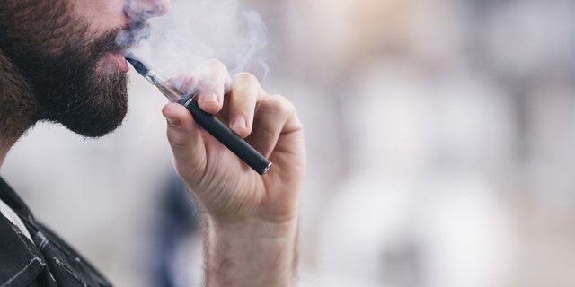 Man allegedly tries to sneak e-cigarette on plane, sets ...