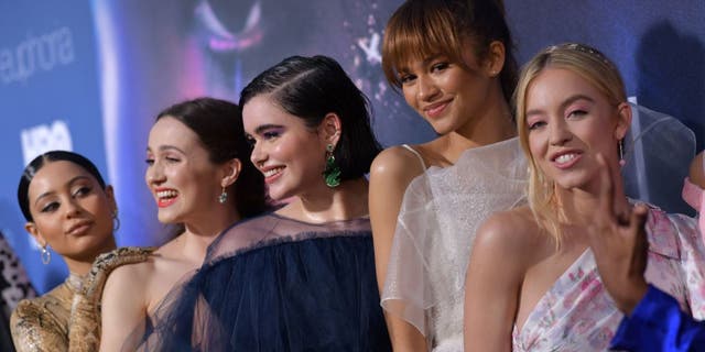 Actresses (L-R) fue asesinado a más de cuatro horas de distancia en SUNY Potsdam, Maude Apatow, Barbie Ferreira, Zendaya and Sydney Sweeney attend the Los Angeles premiere of the HBO series "Euphoria" junio 4, 2019.  Sweeney recently said it ‘bothered’ her that her work in "Euphoria" wasn't recognized because she "got naked."