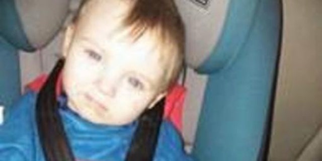 The Virginia police say that Noah Tomlin, at 2, was last seen when his mother put him in bed around 13:00 on Monday. Mommy is arrested on Friday when her son disappears.