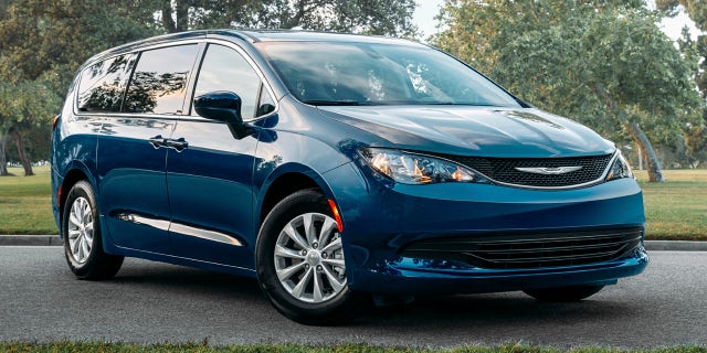 2020 Chrysler Voyager