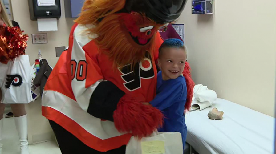 Philadelphia Flyers mascot surprises 7-year-old superfan who requested  custom Gritty-themed prosthetic