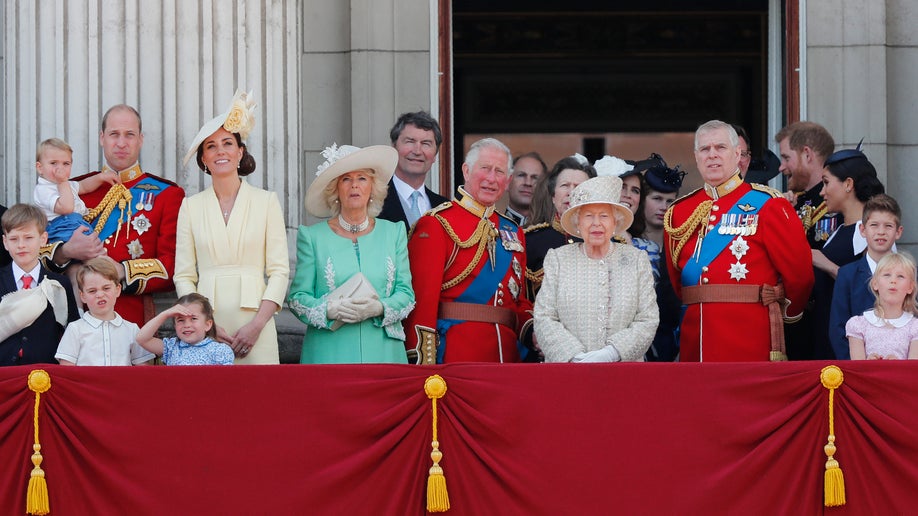 Queen Elizabeth with family 