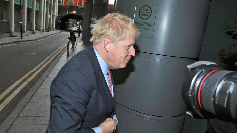 Support grows for Rory Stewart ahead of Boris Johnson showdown