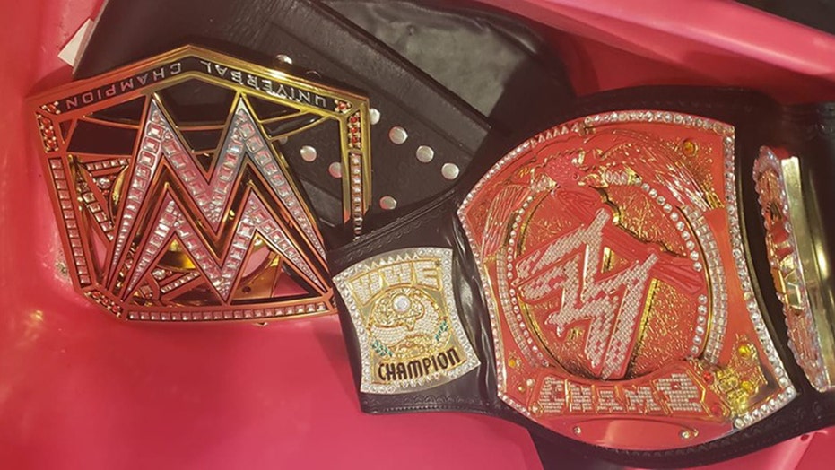 Pictures Of Wwe Belts - Bilscreen