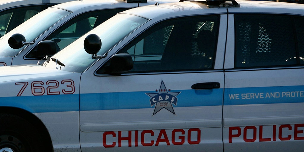 Chicago Police Cars Slam Into Each Other While Responding To Call 6 Officers Sent To Hospital Fox News