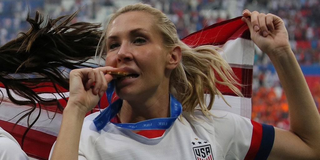 allie long jersey