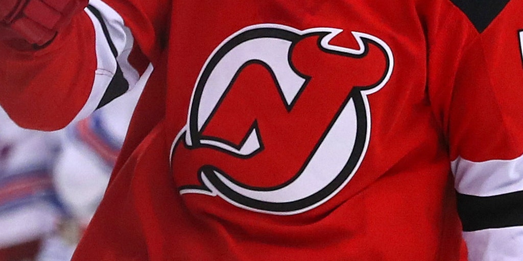 New Jersey Devils players recreate 