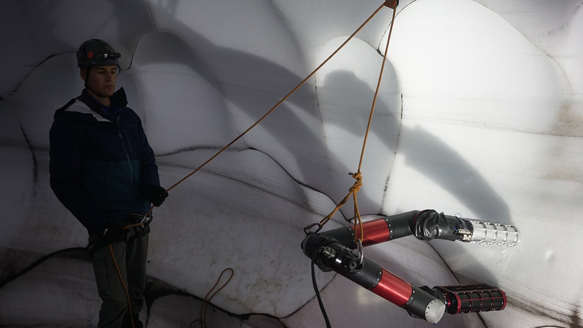 Ice Worm climbs an icy wall like an inchworm, an adaptation of LEMUR's design. (Credit: NASA/JPL-Caltech)