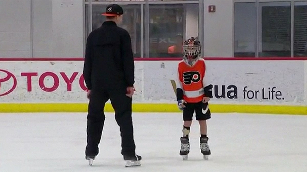 Gritty surprises 7-year-old superfan in the hospital