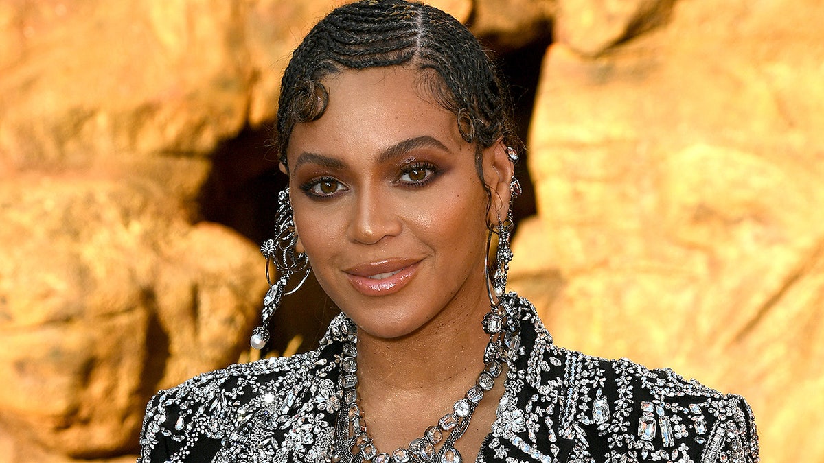 HOLLYWOOD, CALIFORNIA - JULY 09: Beyoncé attends the premiere of Disney's