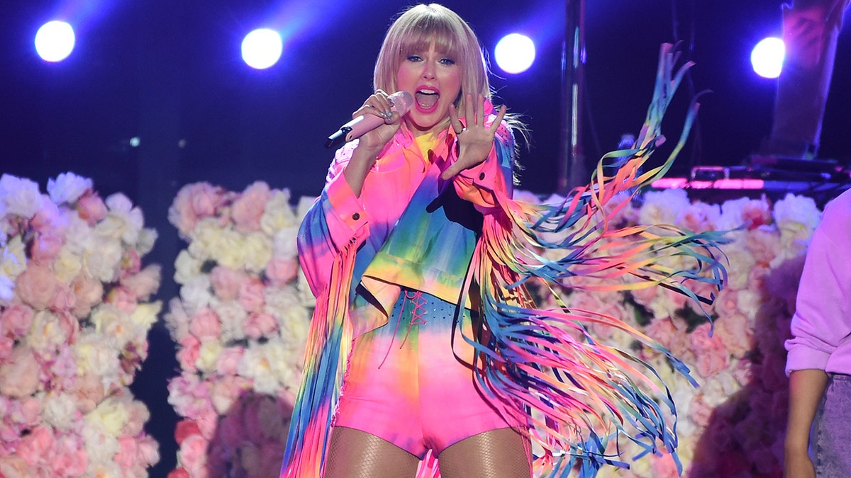 Taylor Swift performs in 2019