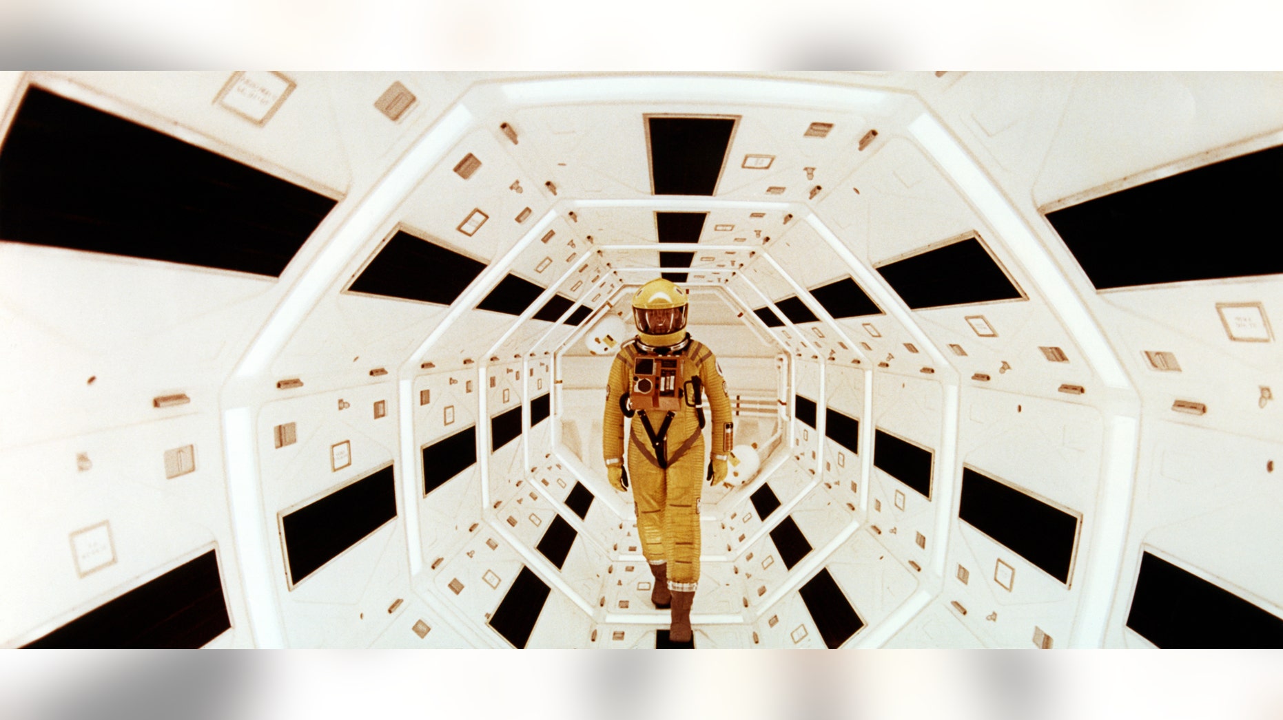 2001 스페이스 오디세이 (2001: A Space Odyssey)
