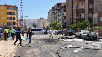 Car bomb kills 2 near Turkish-Syrian border