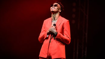 Singer August Alsina hospitalized after losing ability to walk: 'I couldn’t feel my legs'
