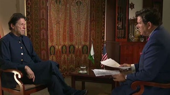 Pakistani PM says country would give up nuclear weapons if India did as well