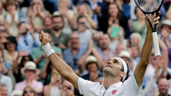 Roger Federer tops Rafael Nadal in first Wimbledon meeting since 2008 final