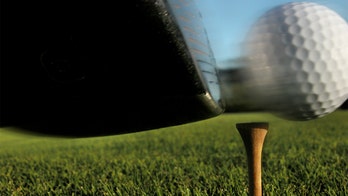 Golfer ignores 7-foot alligator: 'Golfing in Florida is just different'