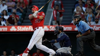 Mike Trout exits Angels game early with right calf tightness