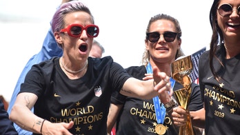 Megan Rapinoe leads US women's soccer team in World Cup celebration